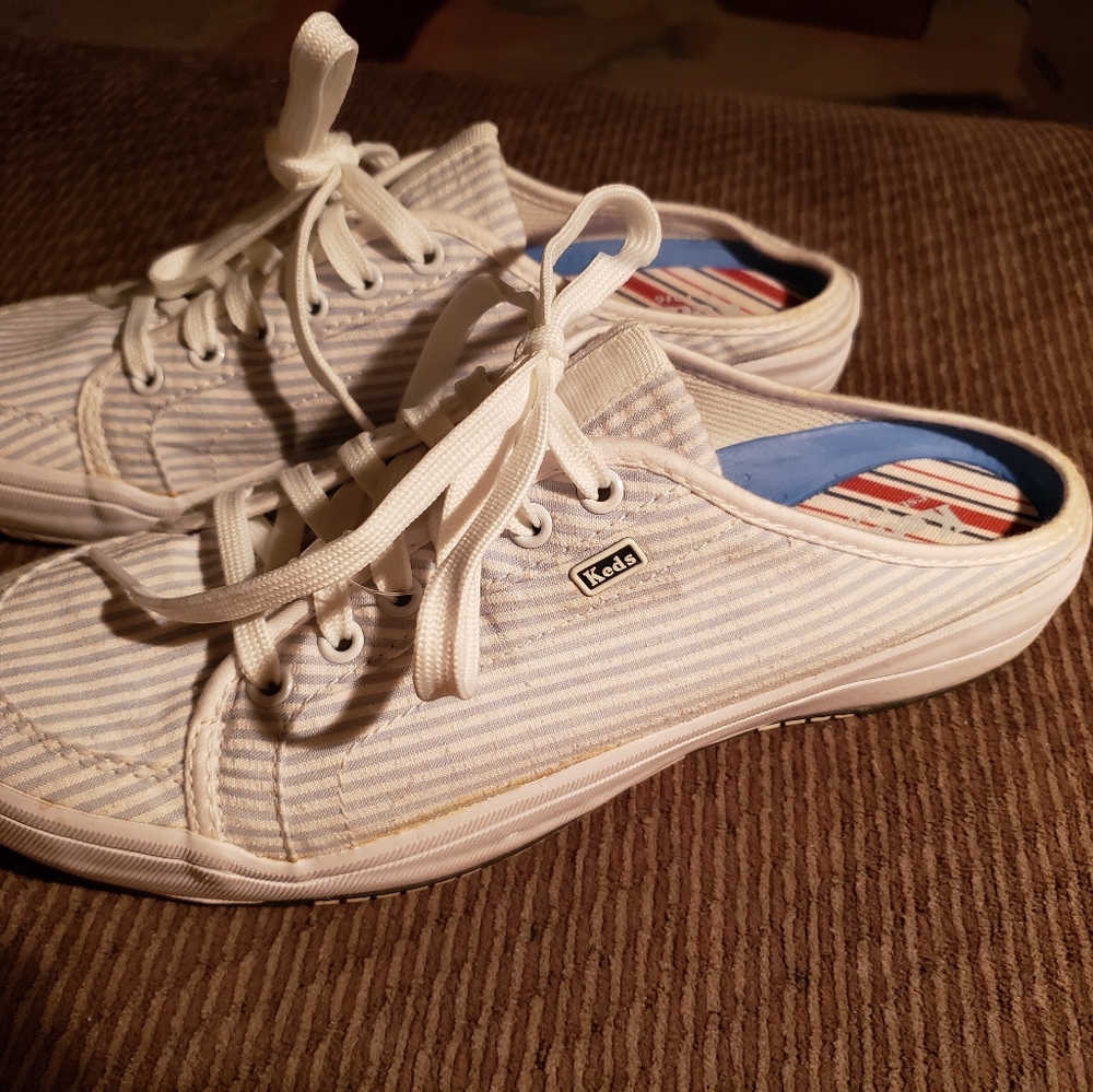 Lady's   Sneaker